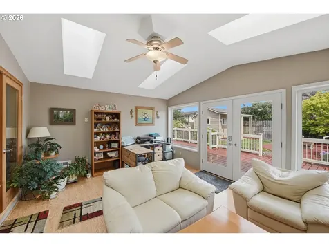 1024 Noble Avenue Coos Bay OR 97420