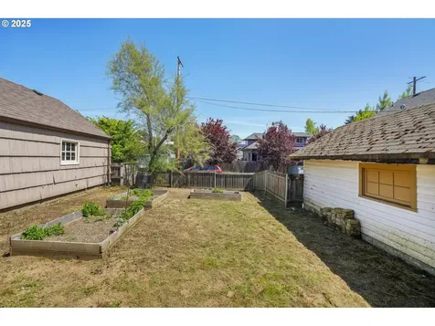 2505 N Emerson Street Portland OR 97217