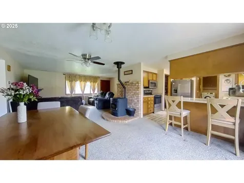 154 Maywood Court Roseburg OR 97471