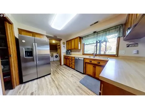 154 Maywood Court Roseburg OR 97471