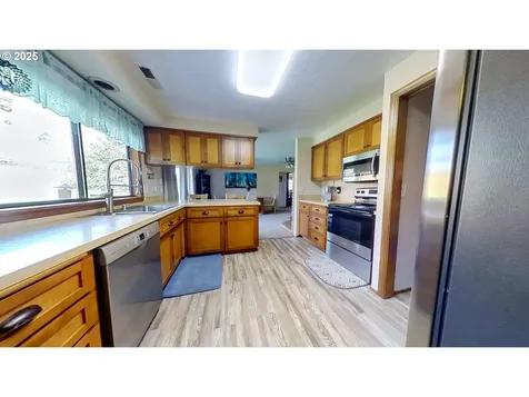 154 Maywood Court Roseburg OR 97471