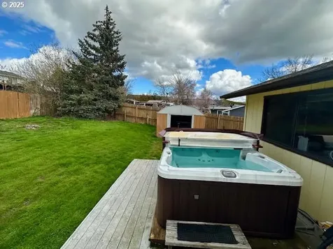 154 Maywood Court Roseburg OR 97471