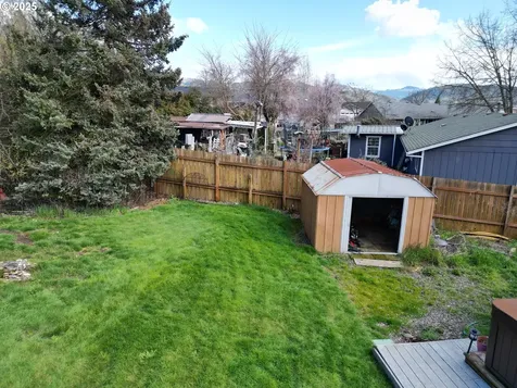 154 Maywood Court Roseburg OR 97471