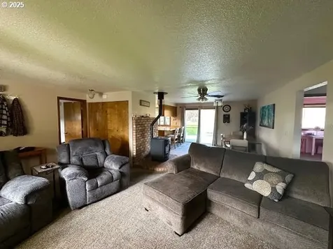 154 Maywood Court Roseburg OR 97471