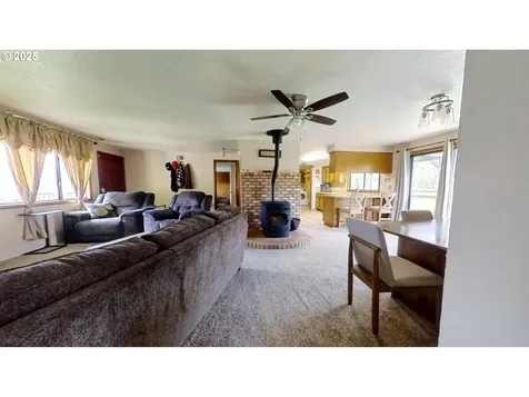 154 Maywood Court Roseburg OR 97471
