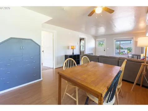 904 E 14th Street The Dalles OR 97058