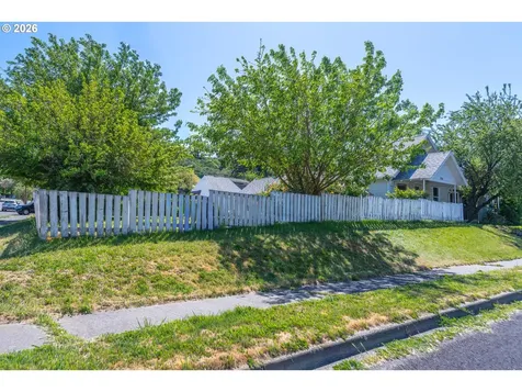 904 E 14th Street The Dalles OR 97058