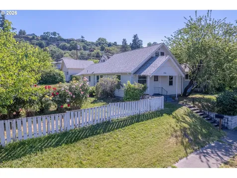 904 E 14th Street The Dalles OR 97058