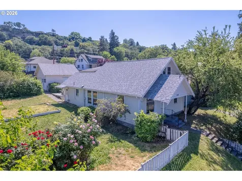 904 E 14th Street The Dalles OR 97058