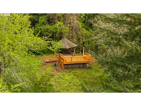 262 Beacon Highland Road Stevenson WA 98648