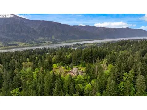 262 Beacon Highland Road Stevenson WA 98648