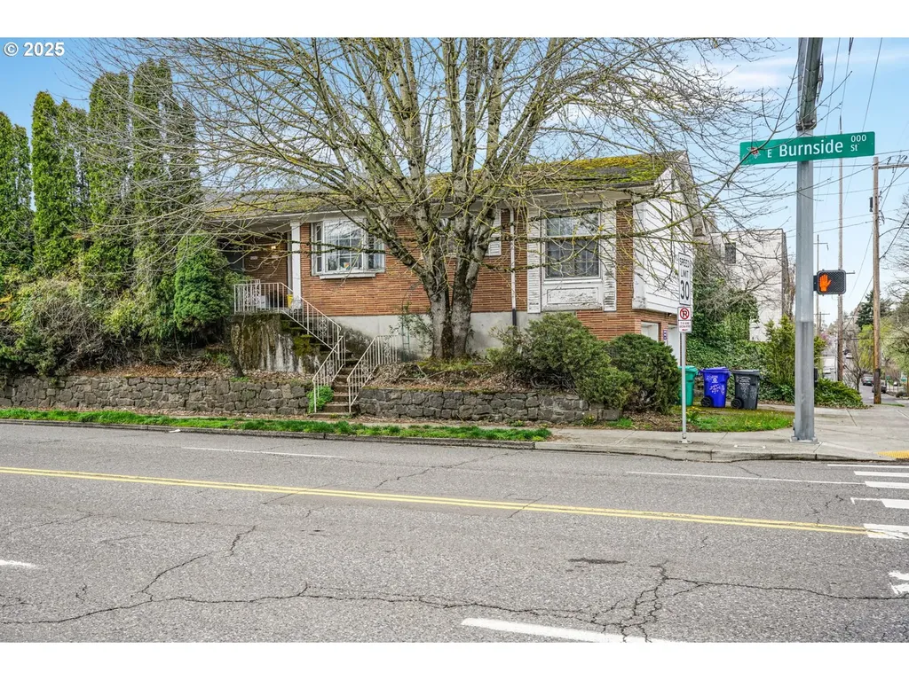 5253 E Burnside Street Portland OR 97215