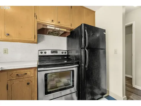 5253 E Burnside Street Portland OR 97215