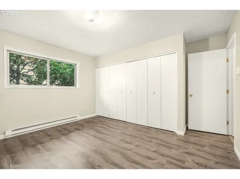 5253 E Burnside Street Portland OR 97215