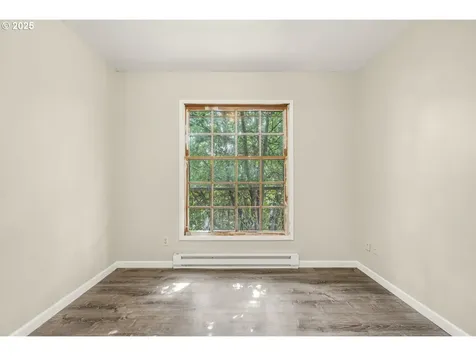 5253 E Burnside Street Portland OR 97215