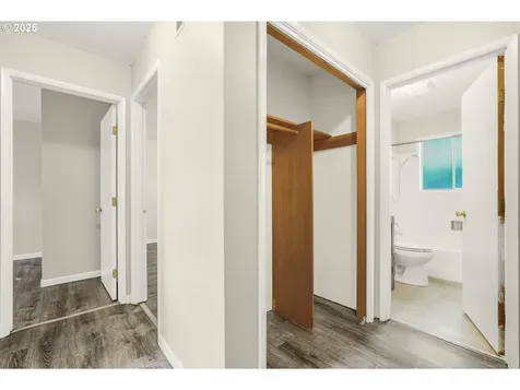 5253 E Burnside Street Portland OR 97215