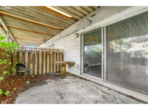 5253 E Burnside Street Portland OR 97215