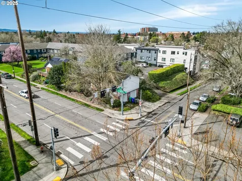 5253 E Burnside Street Portland OR 97215