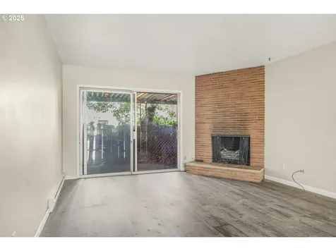 5253 E Burnside Street Portland OR 97215