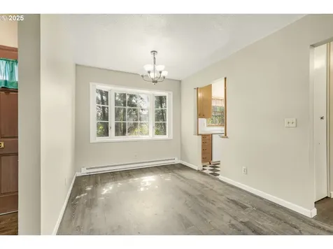 5253 E Burnside Street Portland OR 97215