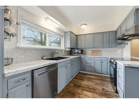 803 N Elliott Road Newberg OR 97132