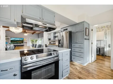803 N Elliott Road Newberg OR 97132