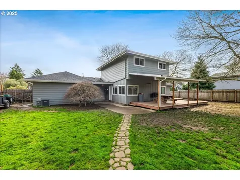 803 N Elliott Road Newberg OR 97132