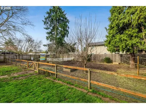 803 N Elliott Road Newberg OR 97132