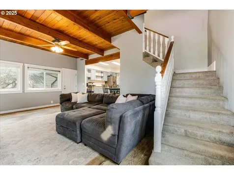 803 N Elliott Road Newberg OR 97132