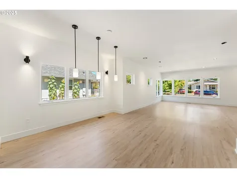 2723 SE 74th Avenue Portland OR 97206