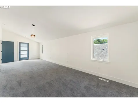 2723 SE 74th Avenue Portland OR 97206