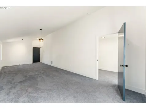 2723 SE 74th Avenue Portland OR 97206