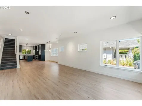 2723 SE 74th Avenue Portland OR 97206