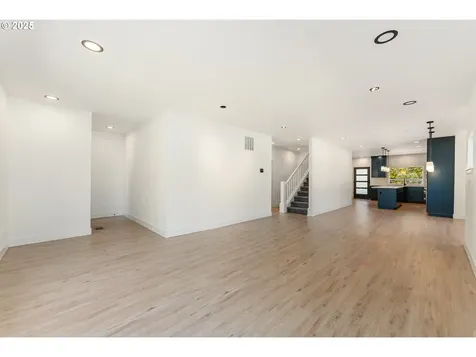 2723 SE 74th Avenue Portland OR 97206