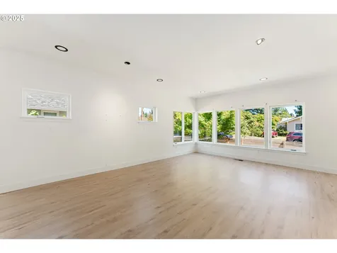 2723 SE 74th Avenue Portland OR 97206