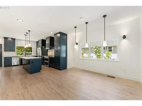 2723 SE 74th Avenue Portland OR 97206