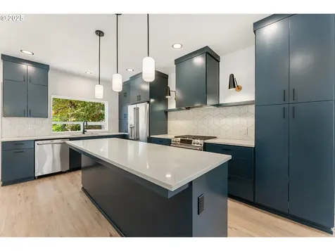 2723 SE 74th Avenue Portland OR 97206