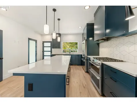 2723 SE 74th Avenue Portland OR 97206