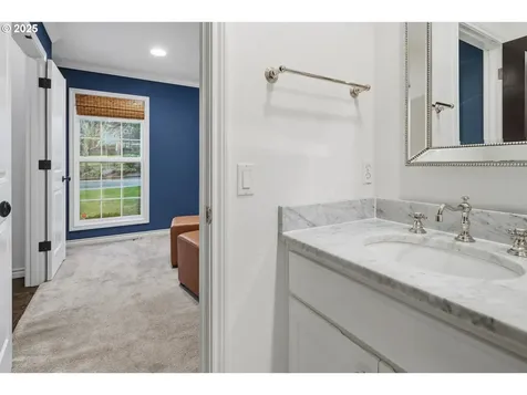 12723 Adrian Court Lake Oswego OR 97034