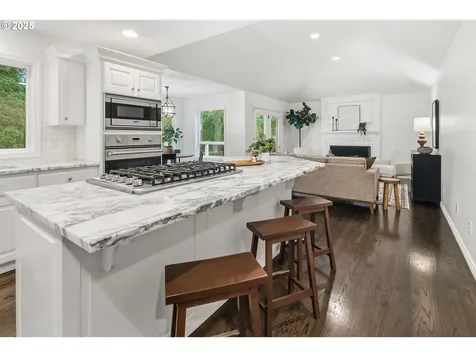 12723 Adrian Court Lake Oswego OR 97034