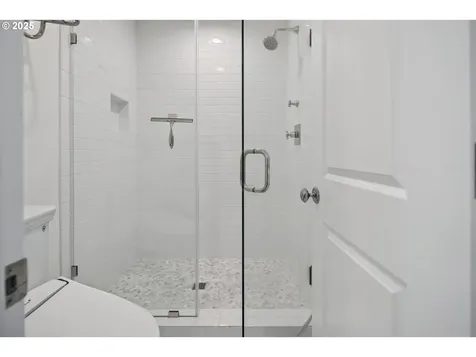12723 Adrian Court Lake Oswego OR 97034