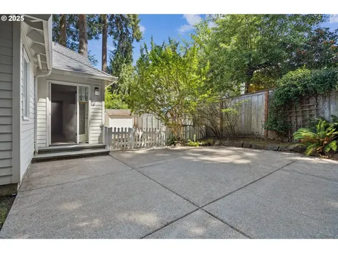 12723 Adrian Court Lake Oswego OR 97034