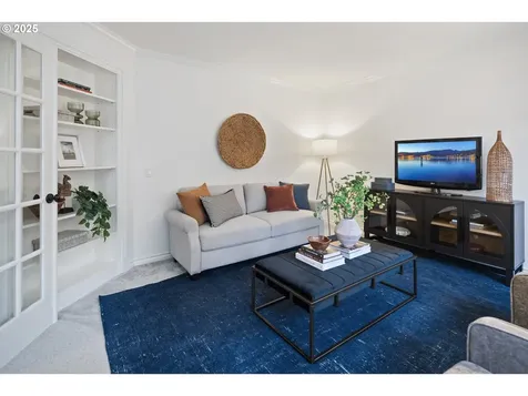 12723 Adrian Court Lake Oswego OR 97034