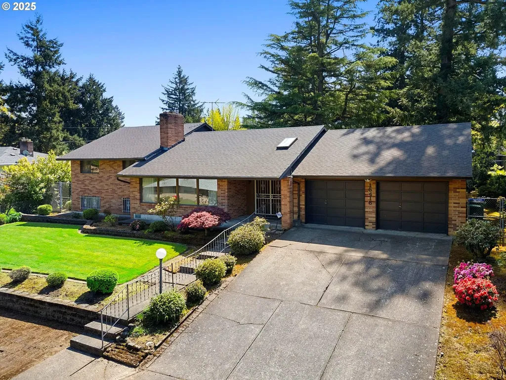 15416 NE Holladay Street Portland OR 97230