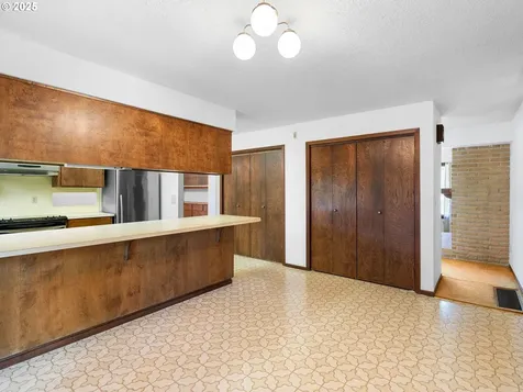 15416 NE Holladay Street Portland OR 97230