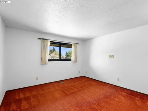 15416 NE Holladay Street Portland OR 97230