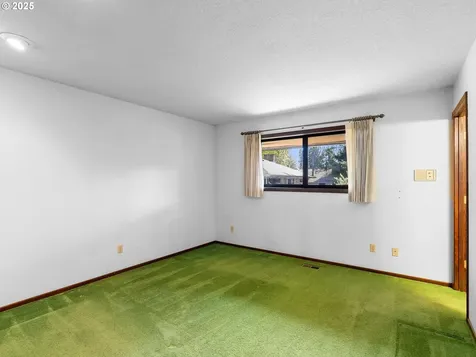 15416 NE Holladay Street Portland OR 97230