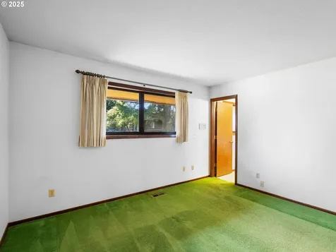 15416 NE Holladay Street Portland OR 97230