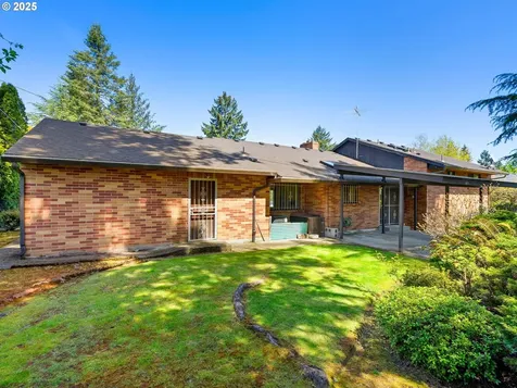 15416 NE Holladay Street Portland OR 97230