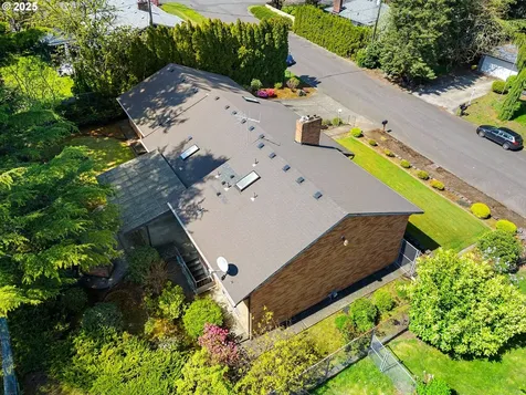 15416 NE Holladay Street Portland OR 97230
